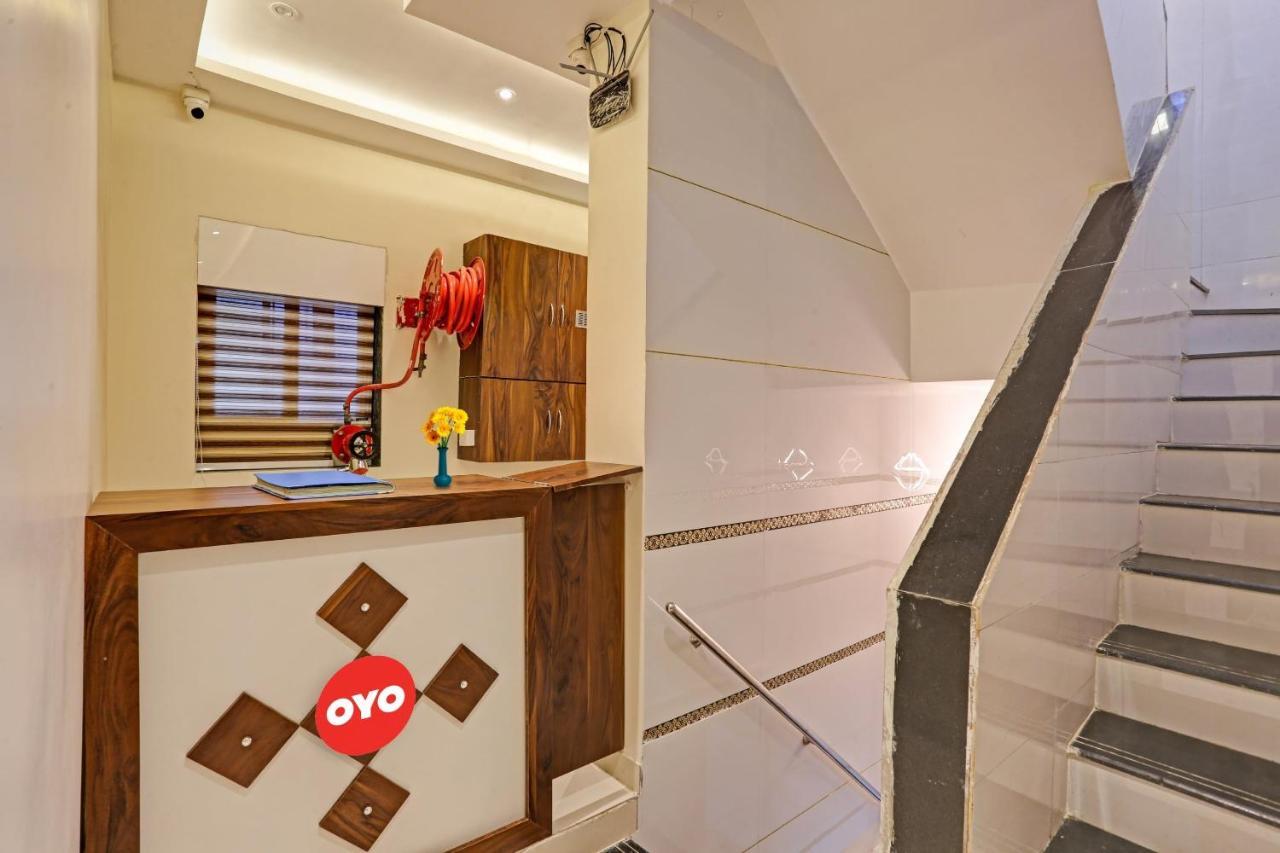 Hotel O Nandi Palace Lodging And Boarding Ulhasnagar Экстерьер фото