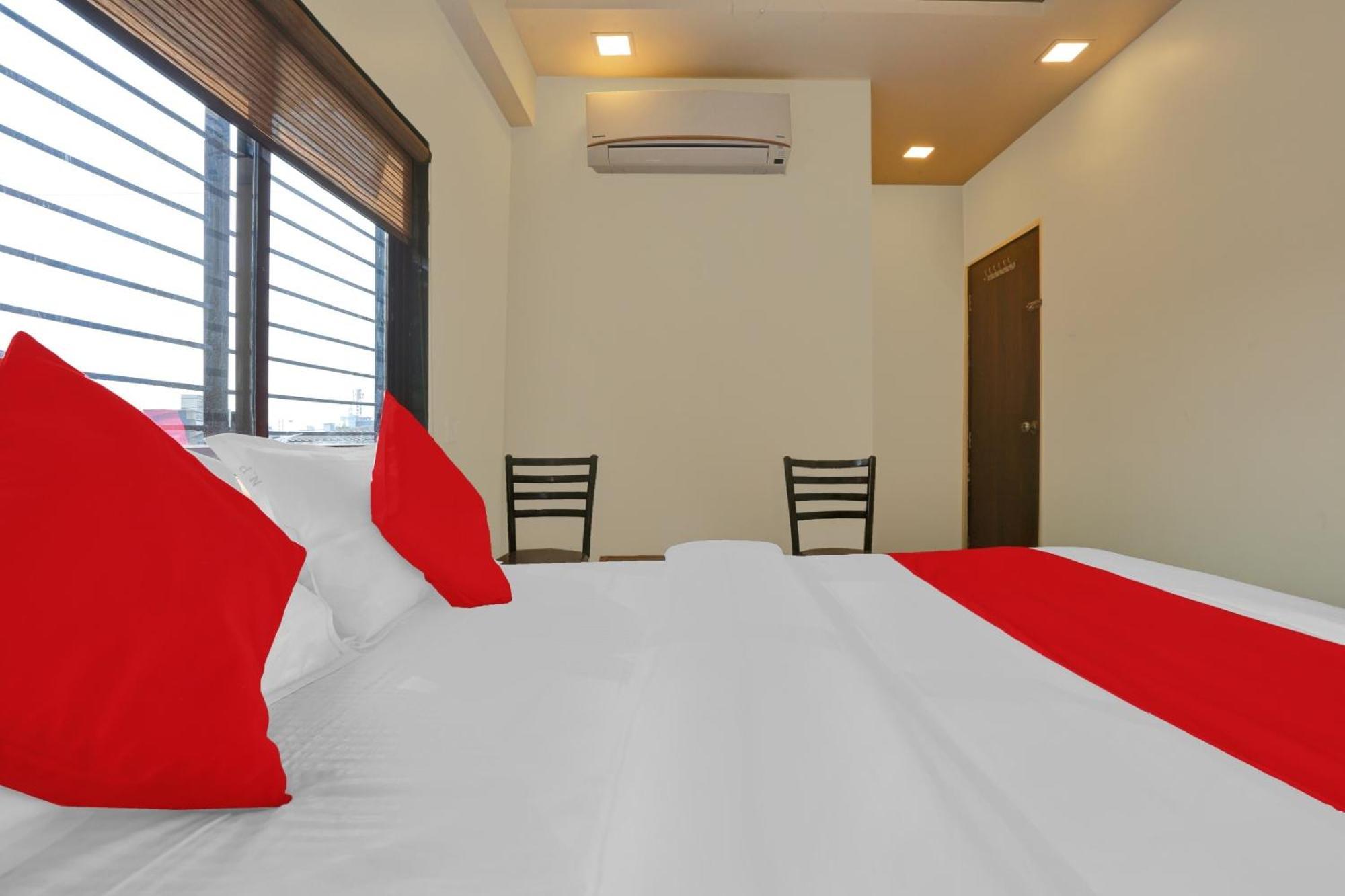 Hotel O Nandi Palace Lodging And Boarding Ulhasnagar Экстерьер фото